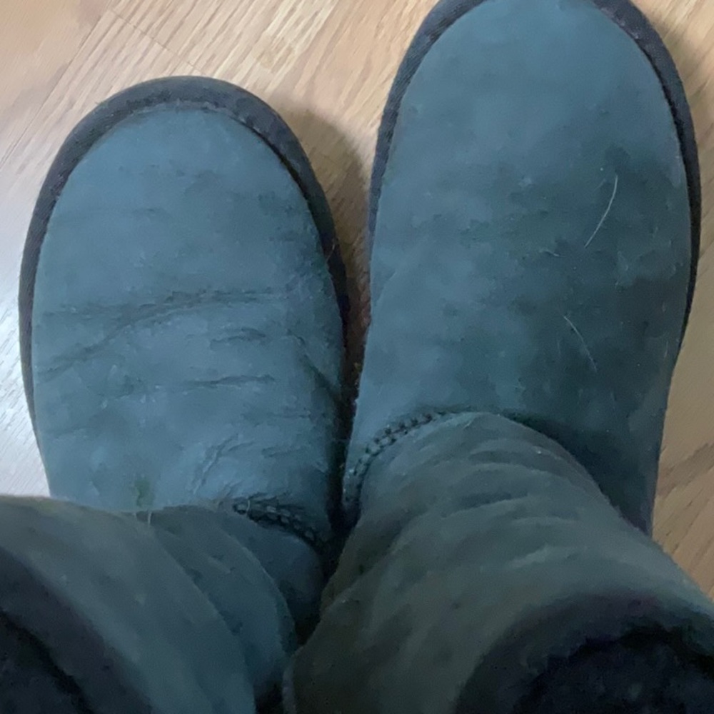 UGG BLACK CLASSIC TALL SHERPA LINED BOOTS- faded in color ❤️ preloved ❤️ - Picture 4 of 15